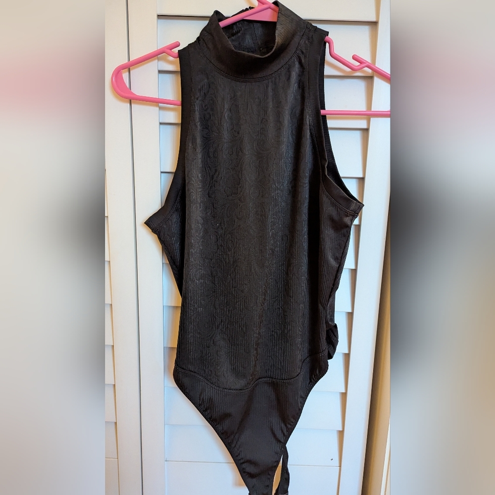 Black Sleeveless Top